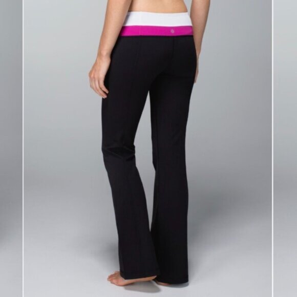 Lululemon reversible Groove Pant (Reg) Black / White / Raspberry / solid blk EUC - Picture 2 of 12